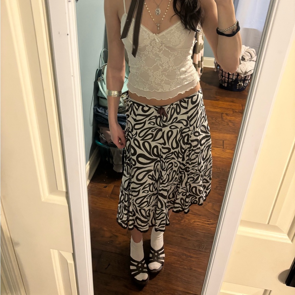 Millenium Brown and Off White Vintage Abstract Midi Skirt